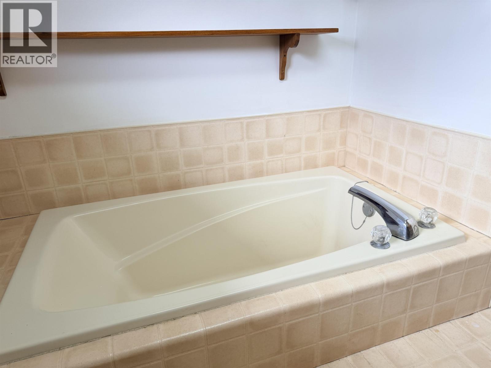 3642 Spokin Lake Road Property Photo 14