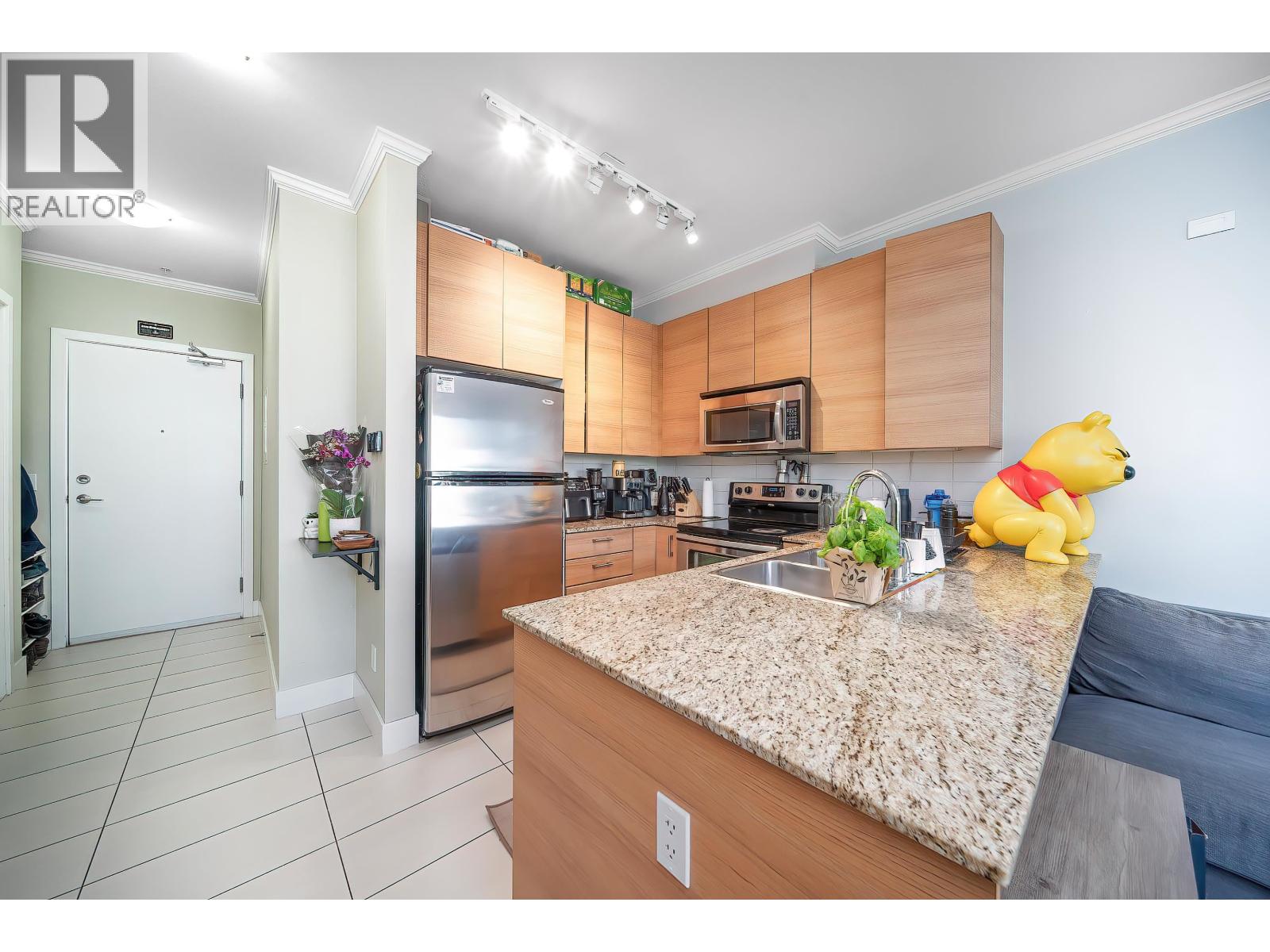 214 5788 Sidley Street Property Photo 2