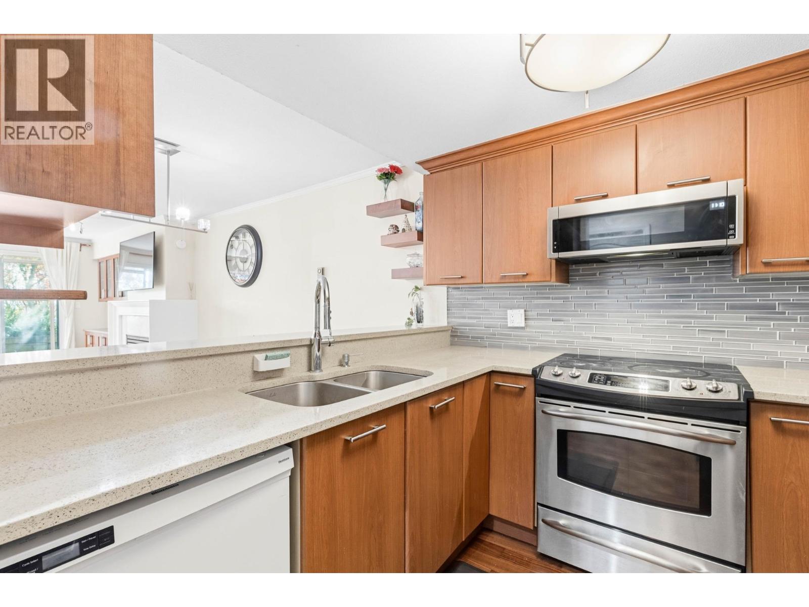 3 2150 Se Marine Drive Property Photo 9