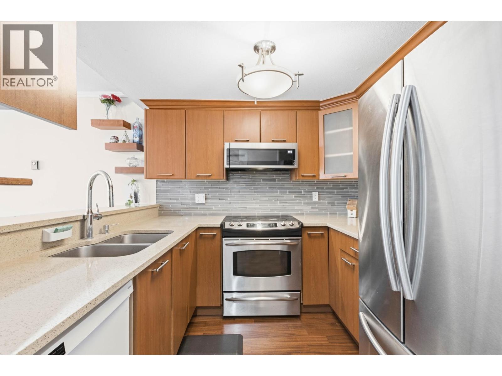 3 2150 Se Marine Drive Property Photo 10