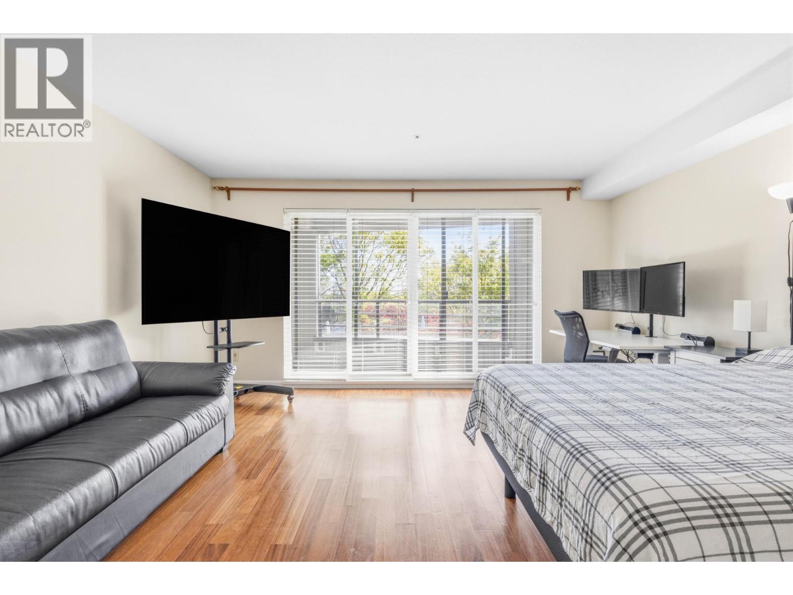 3 2150 Se Marine Drive Property Photo 15