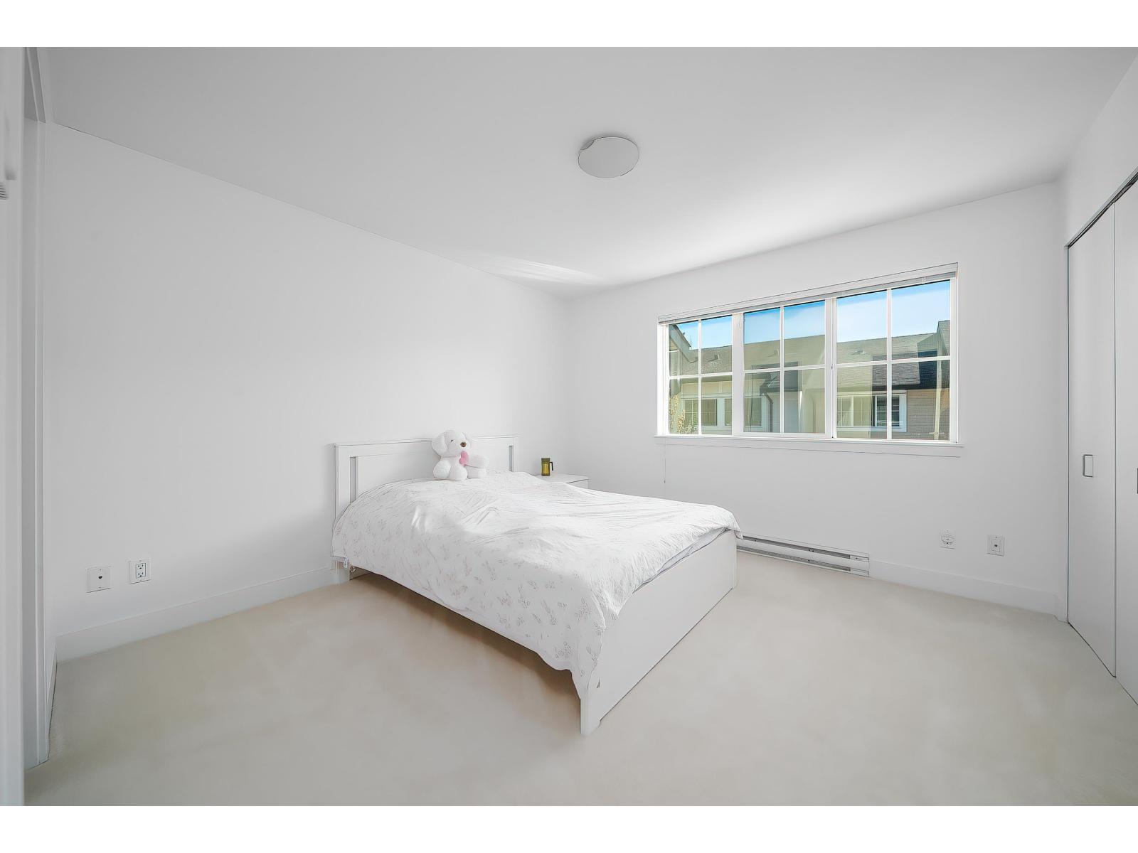 92 2450 161a Street Property Photo 11