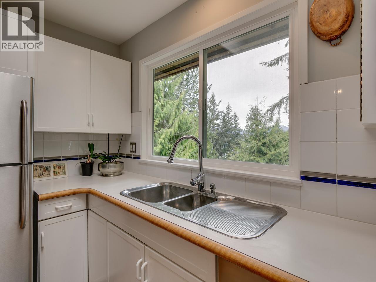 110 Oceanview Place Property Photo 18