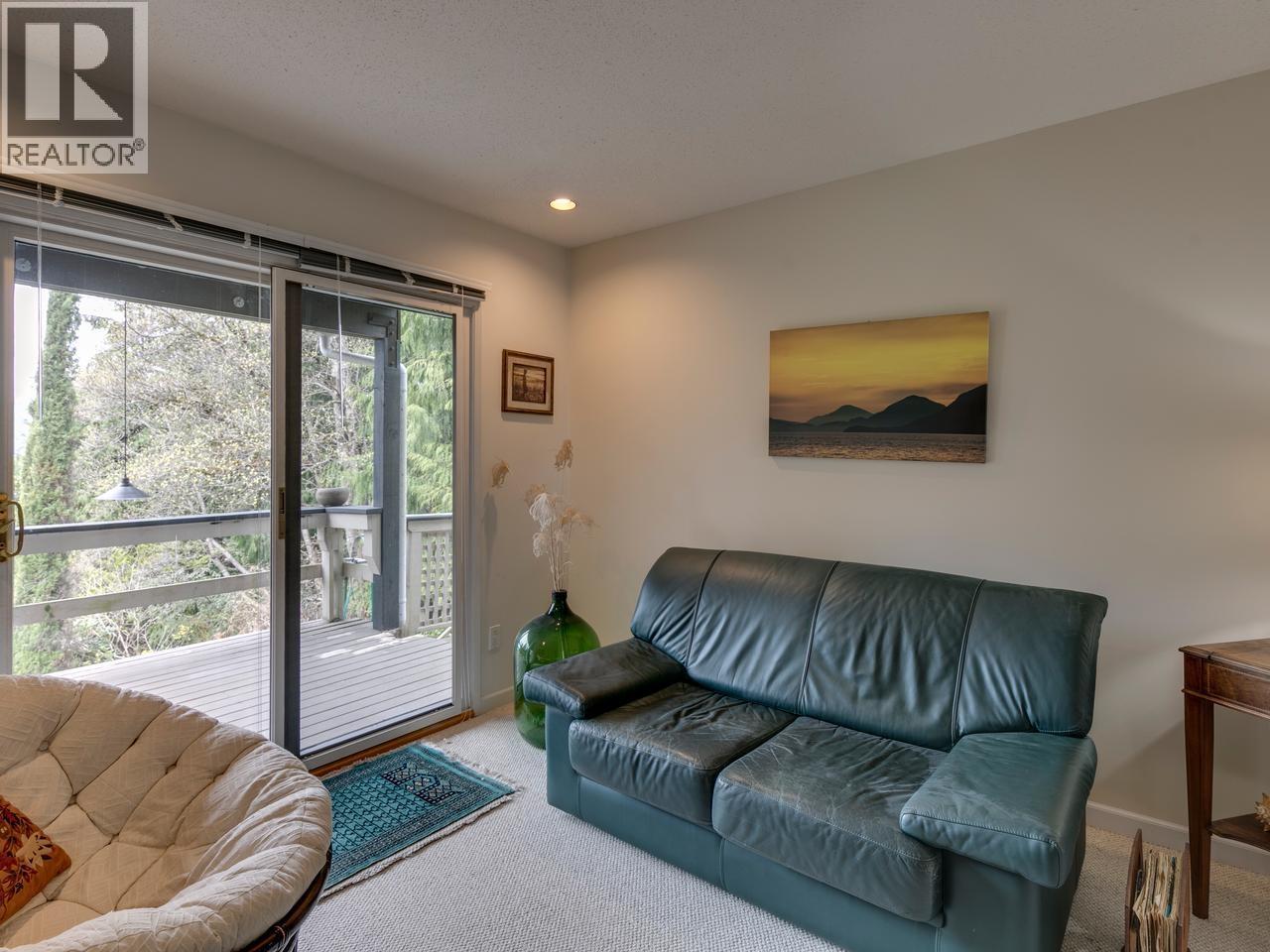 110 Oceanview Place Property Photo 27