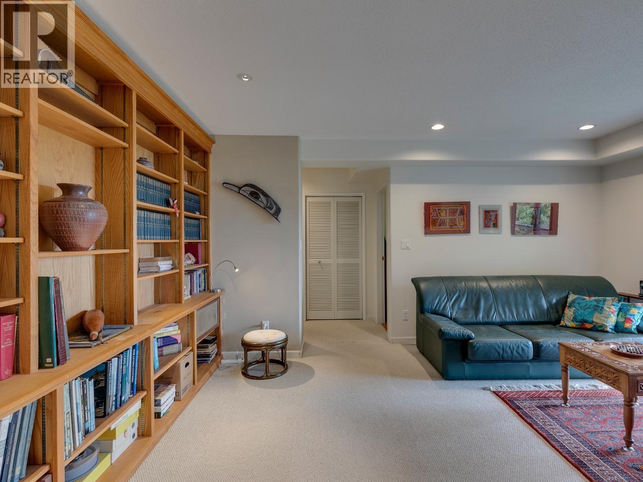 110 Oceanview Place Property Photo 29