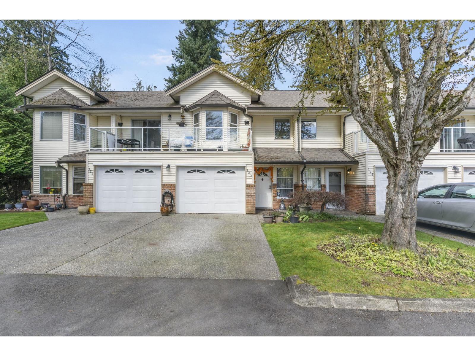 123 6841 138 Street Property Photo 1