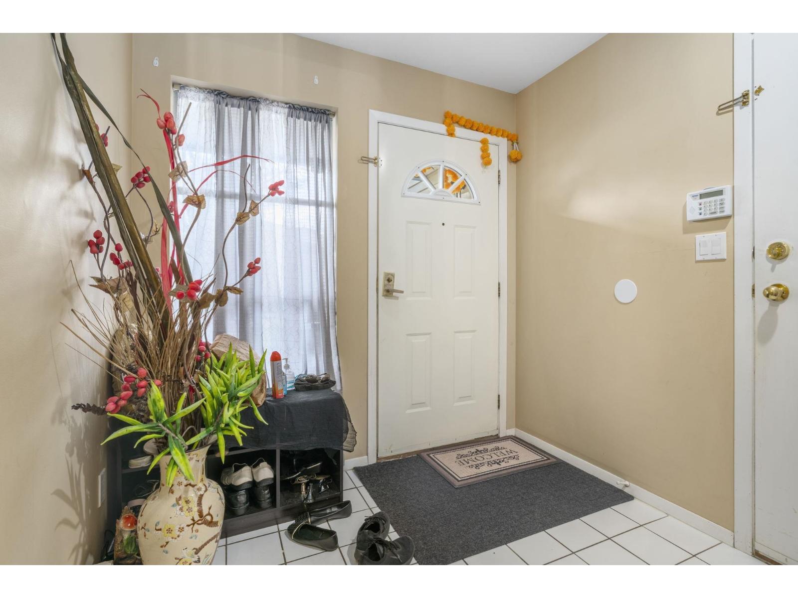123 6841 138 Street Property Photo 3