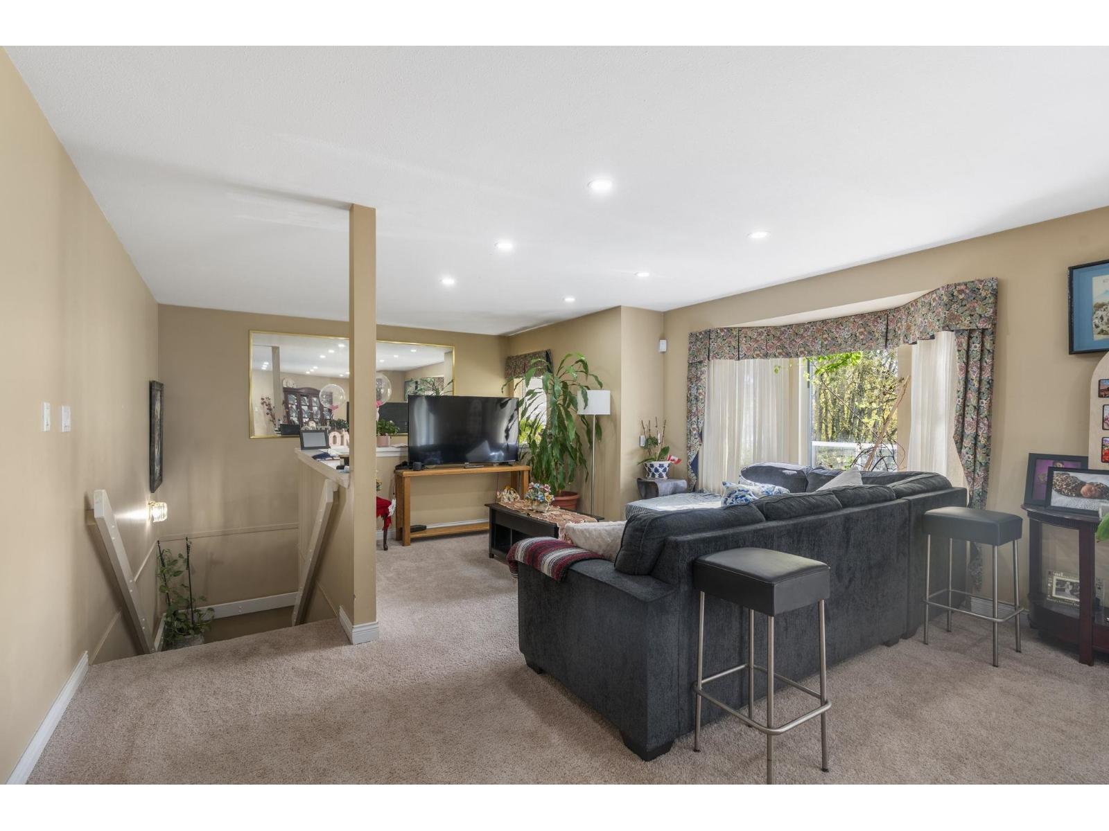 123 6841 138 Street Property Photo 4