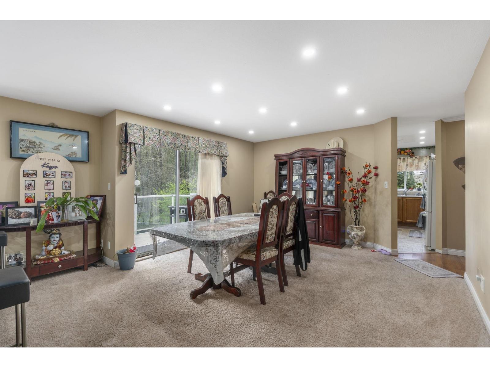 123 6841 138 Street Property Photo 7