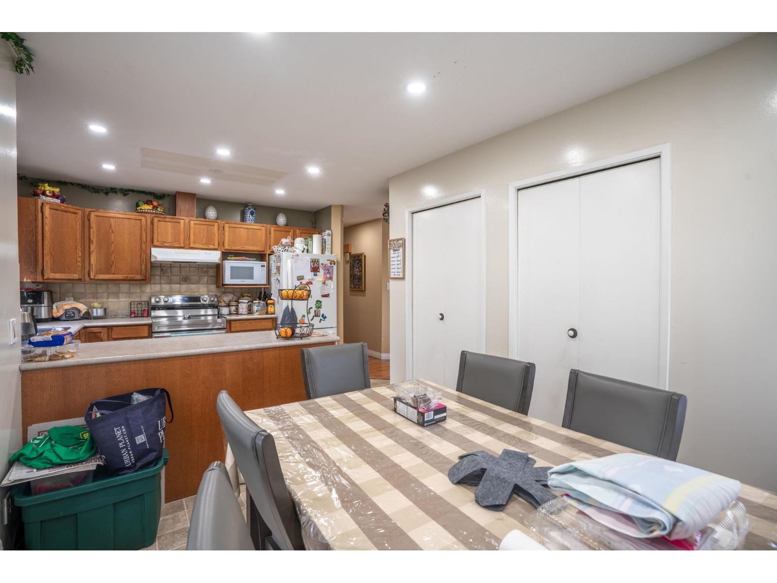 123 6841 138 Street Property Photo 11