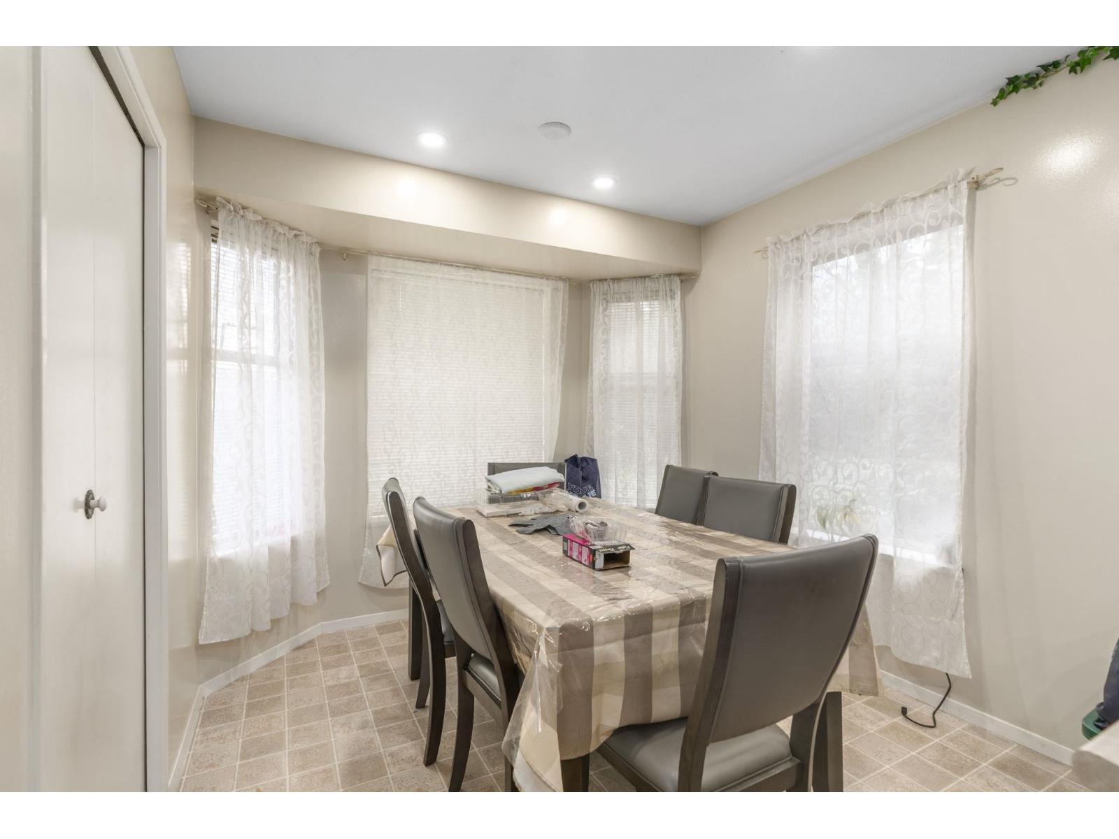 123 6841 138 Street Property Photo 12