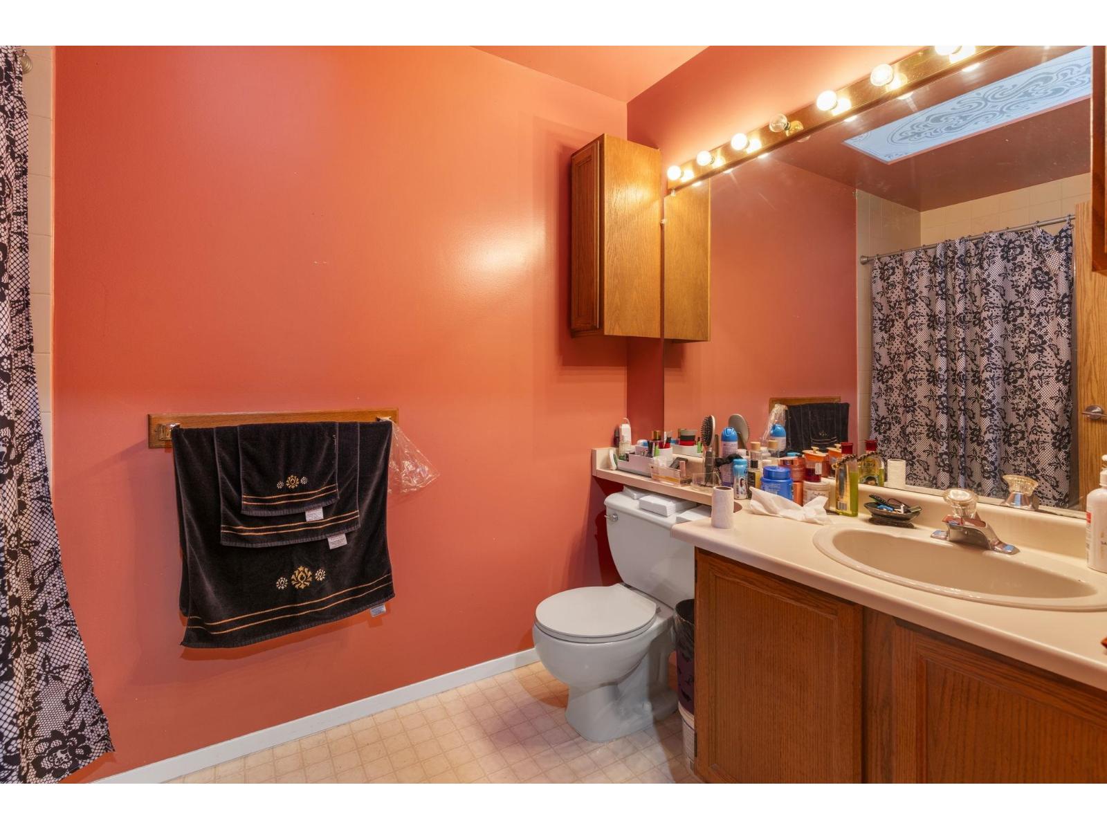 123 6841 138 Street Property Photo 18