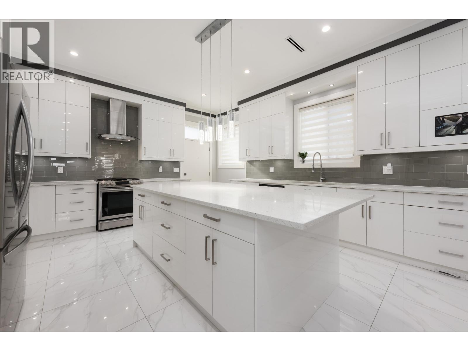 1135 YORSTON COURT