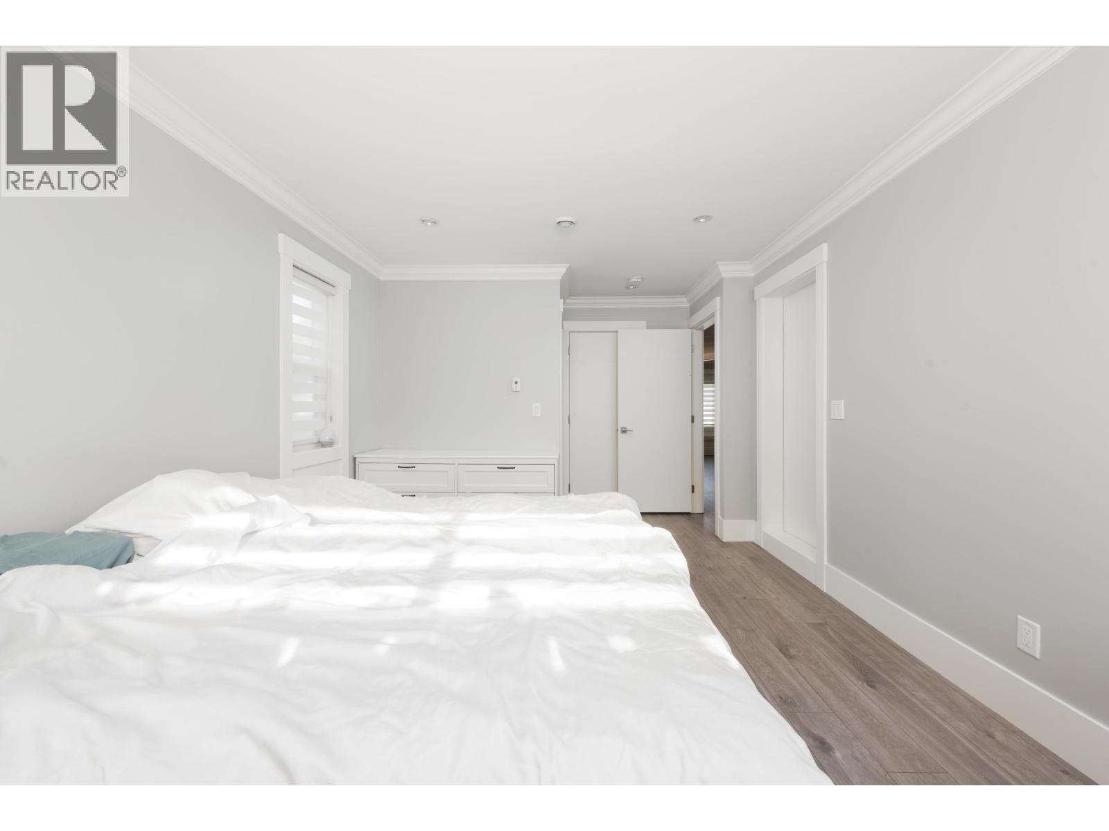 1135 Yorston Court Property Photo 20