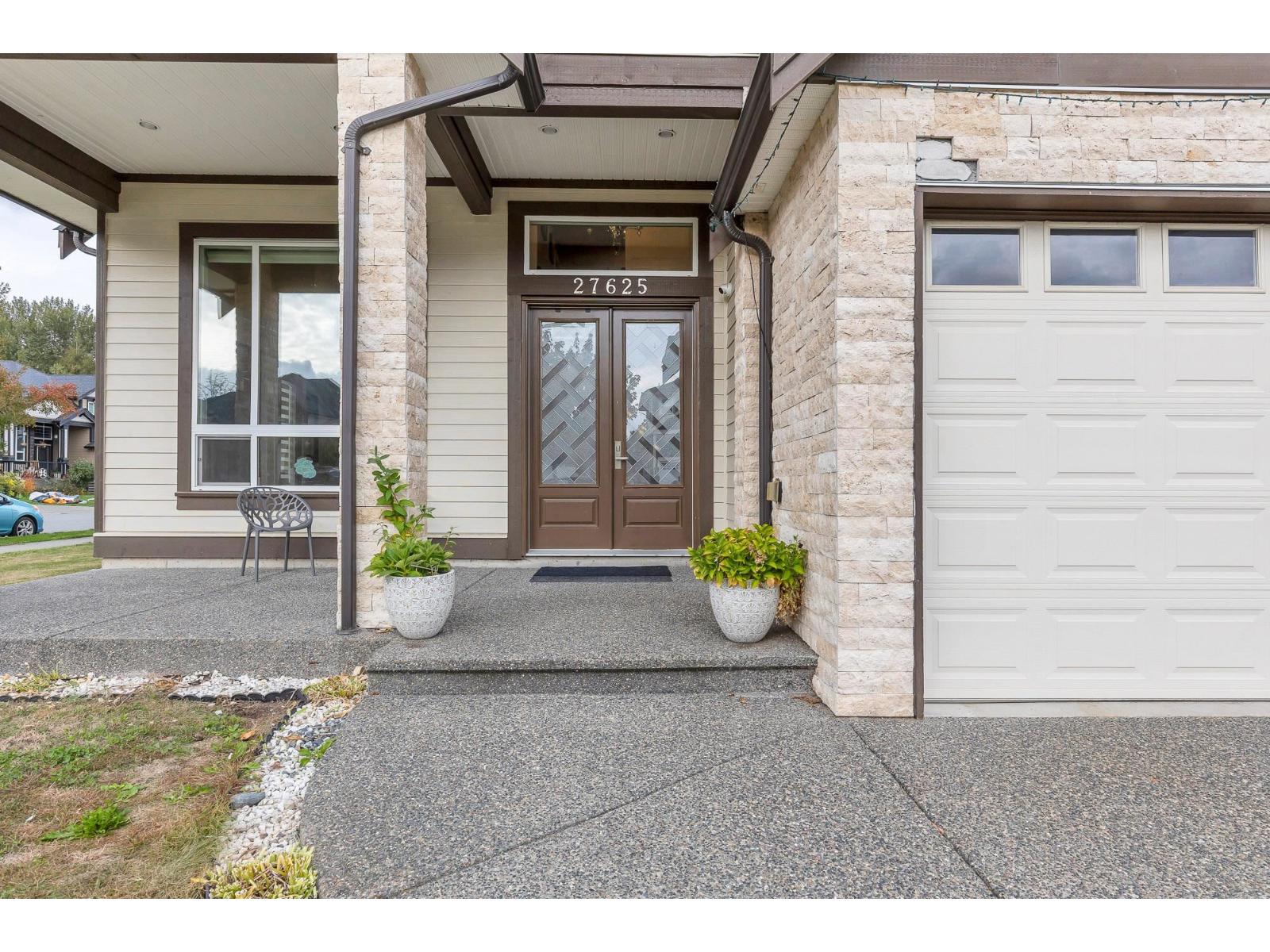 27625 Railcar Crescent Property Photo 3