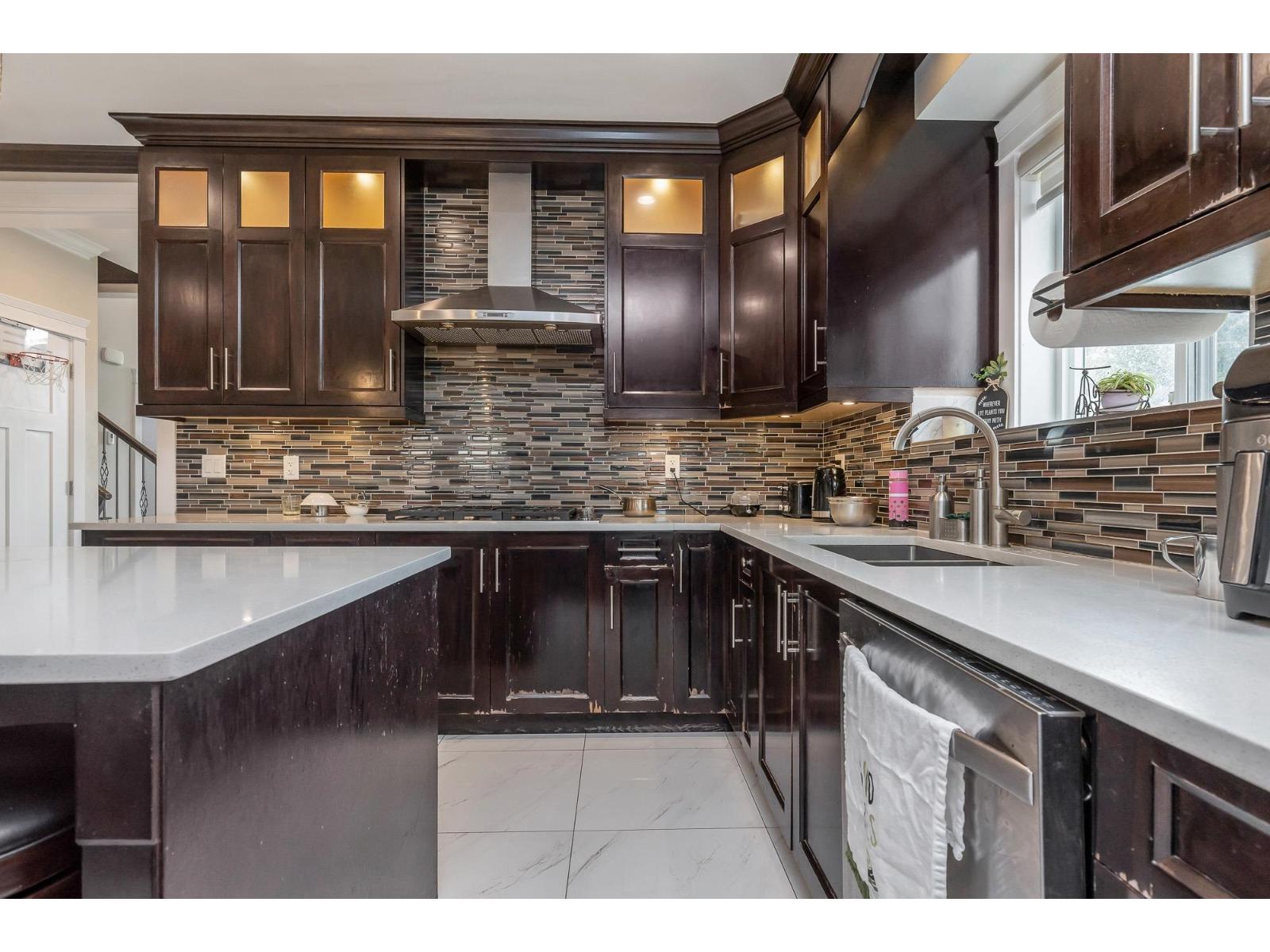 27625 Railcar Crescent Property Photo 11