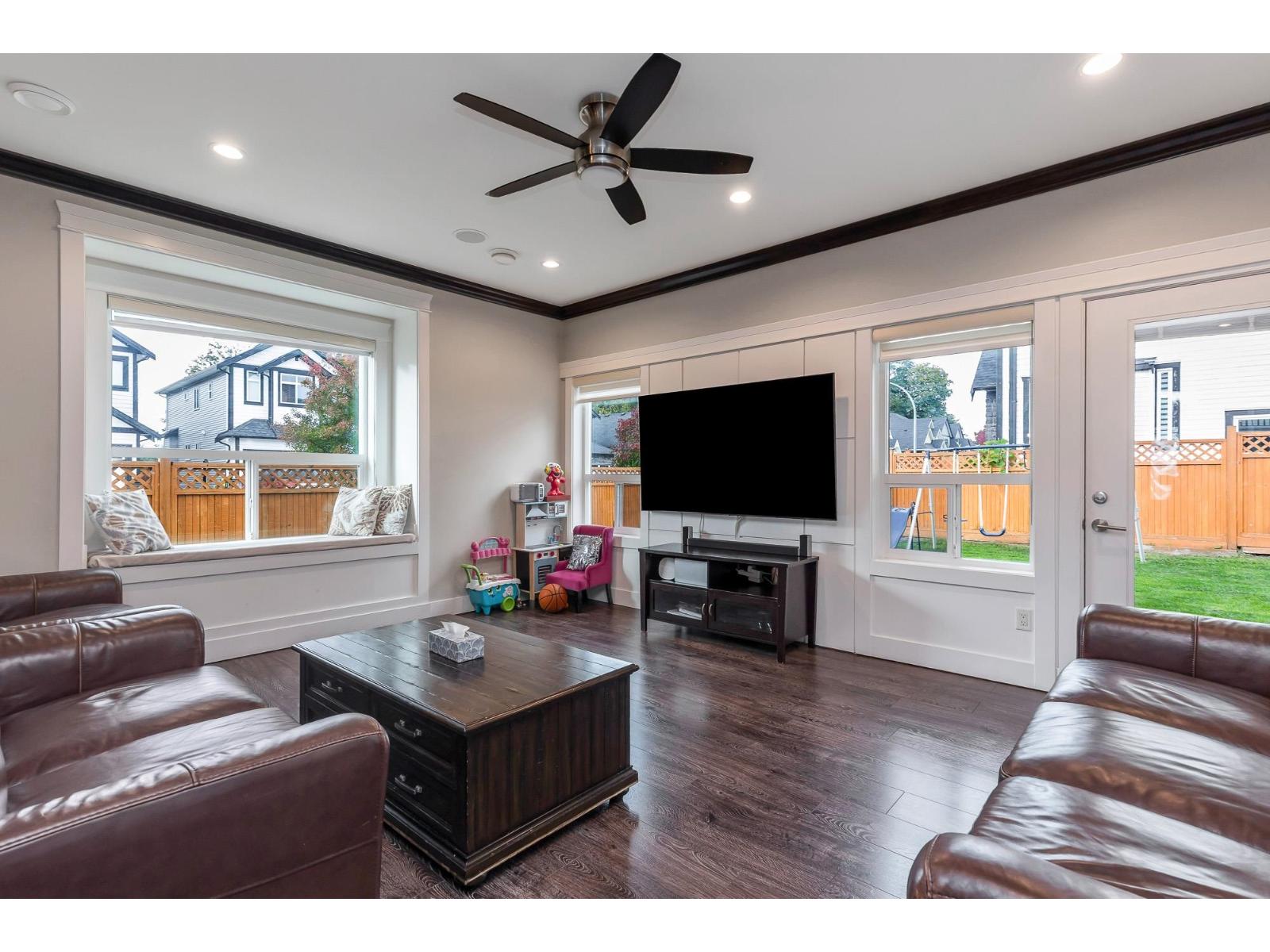 27625 Railcar Crescent Property Photo 13