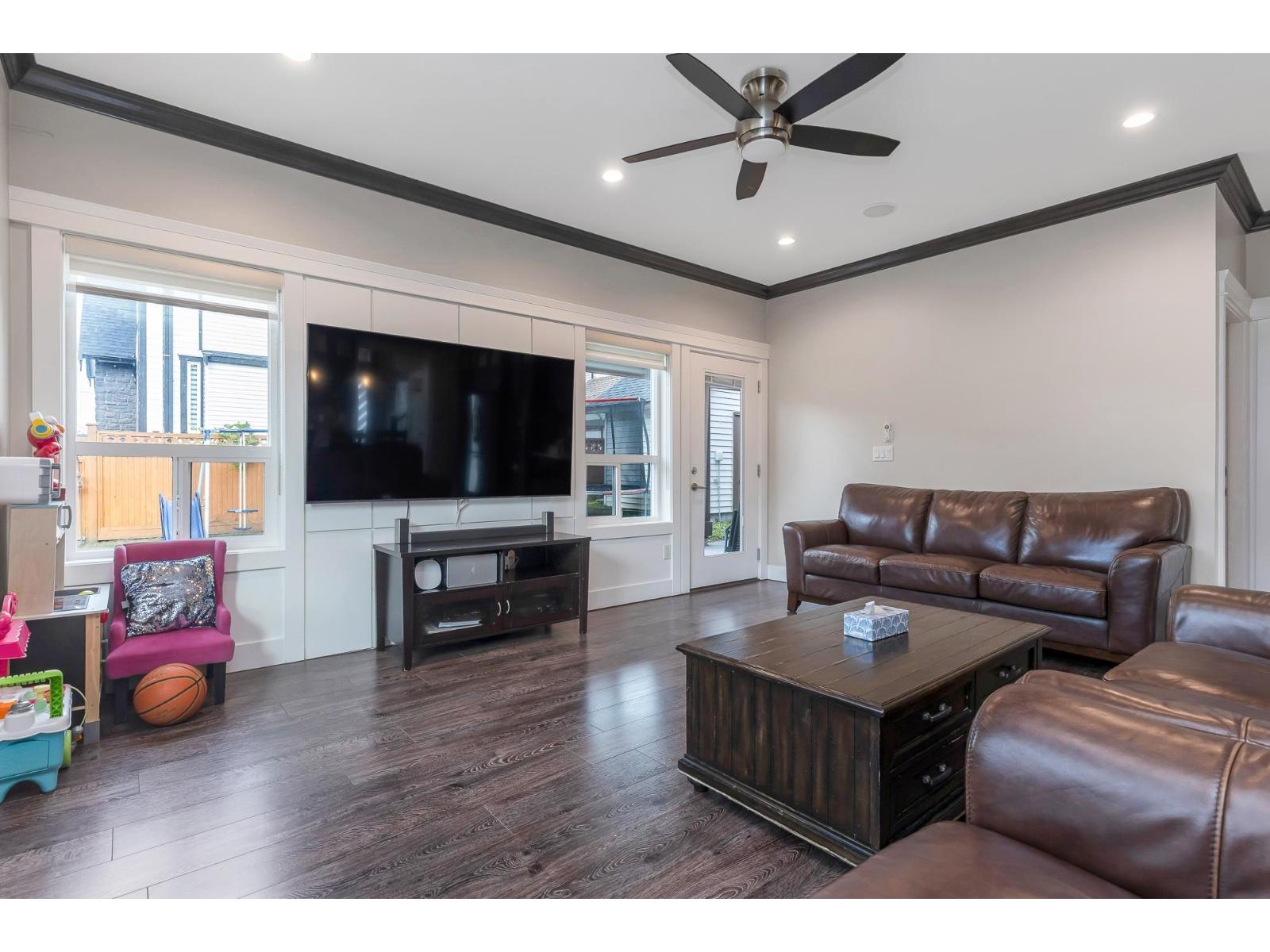 27625 Railcar Crescent Property Photo 14