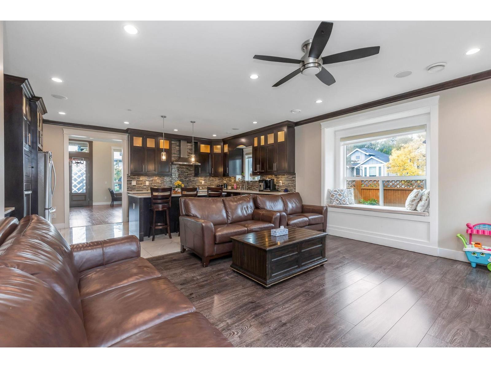 27625 Railcar Crescent Property Photo 15