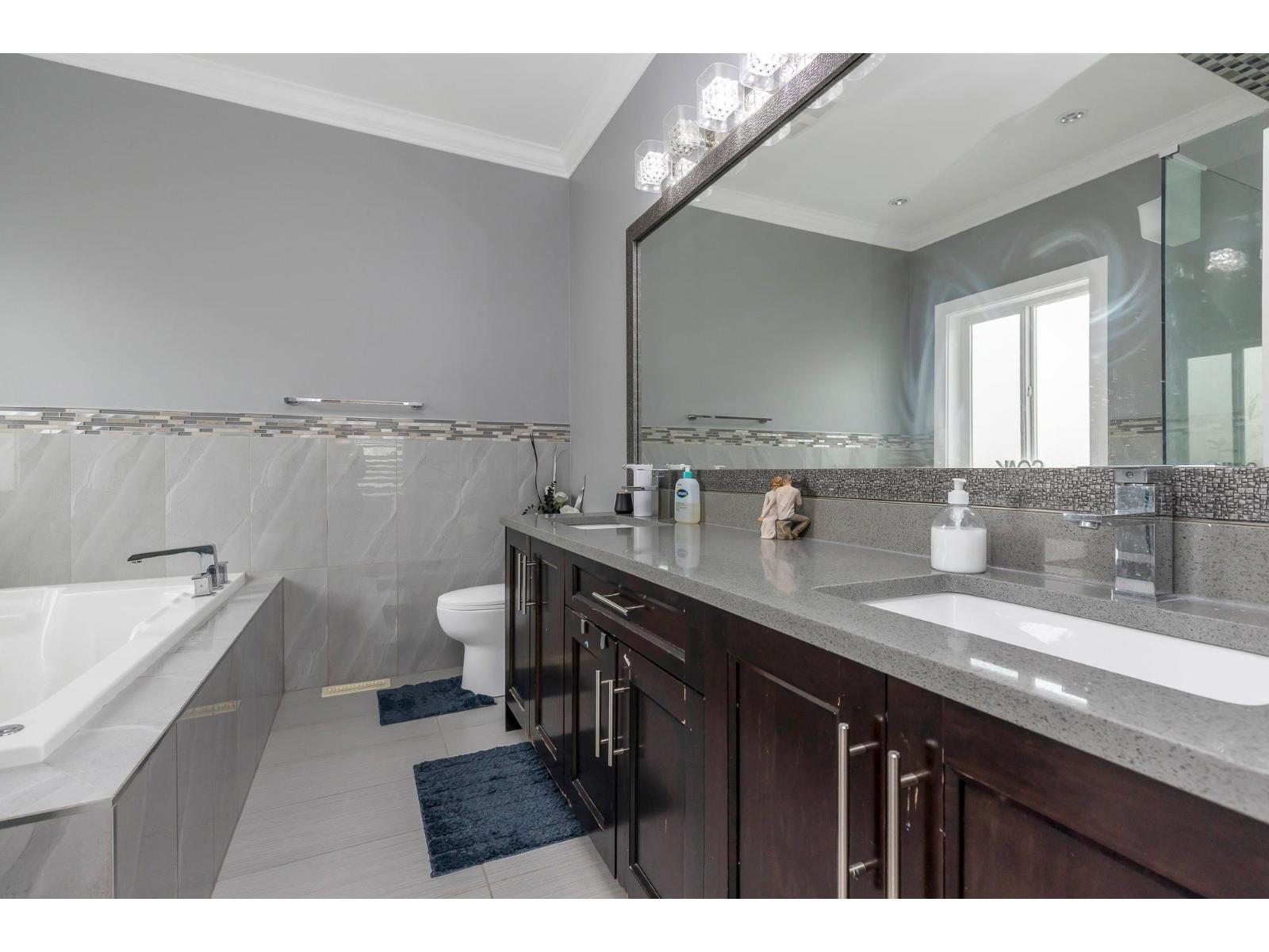 27625 Railcar Crescent Property Photo 24