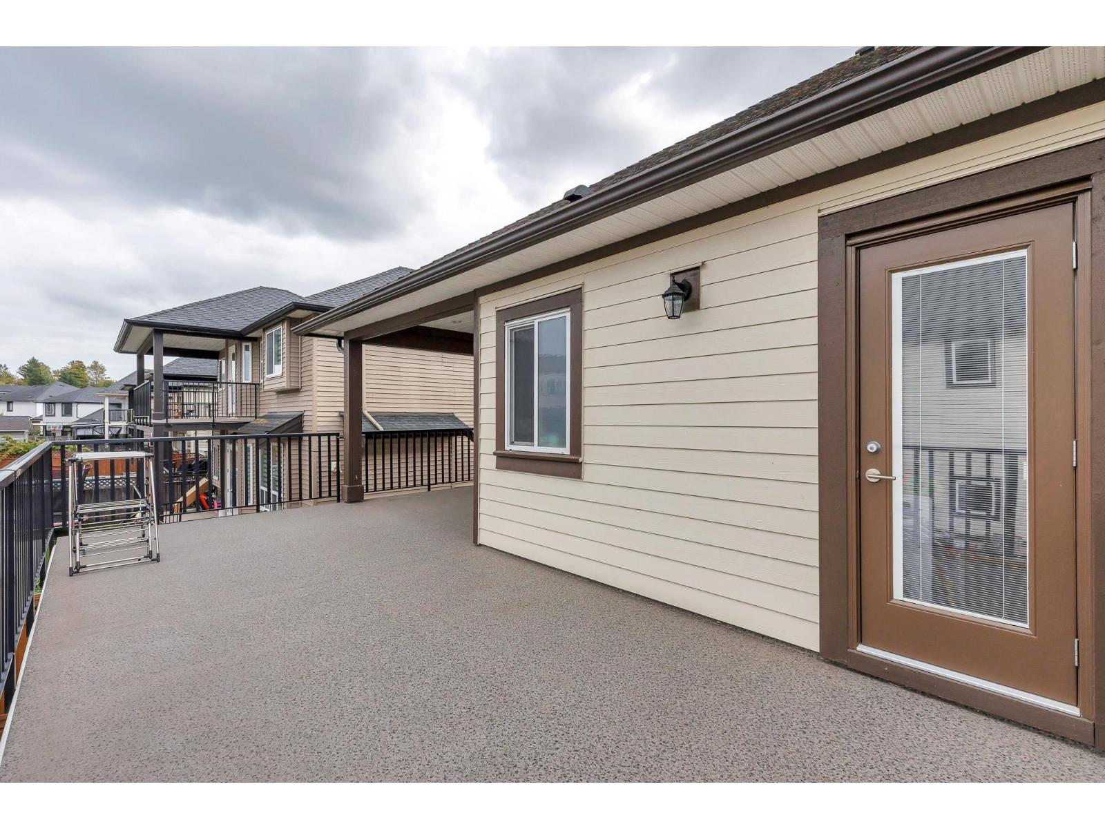 27625 Railcar Crescent Property Photo 26