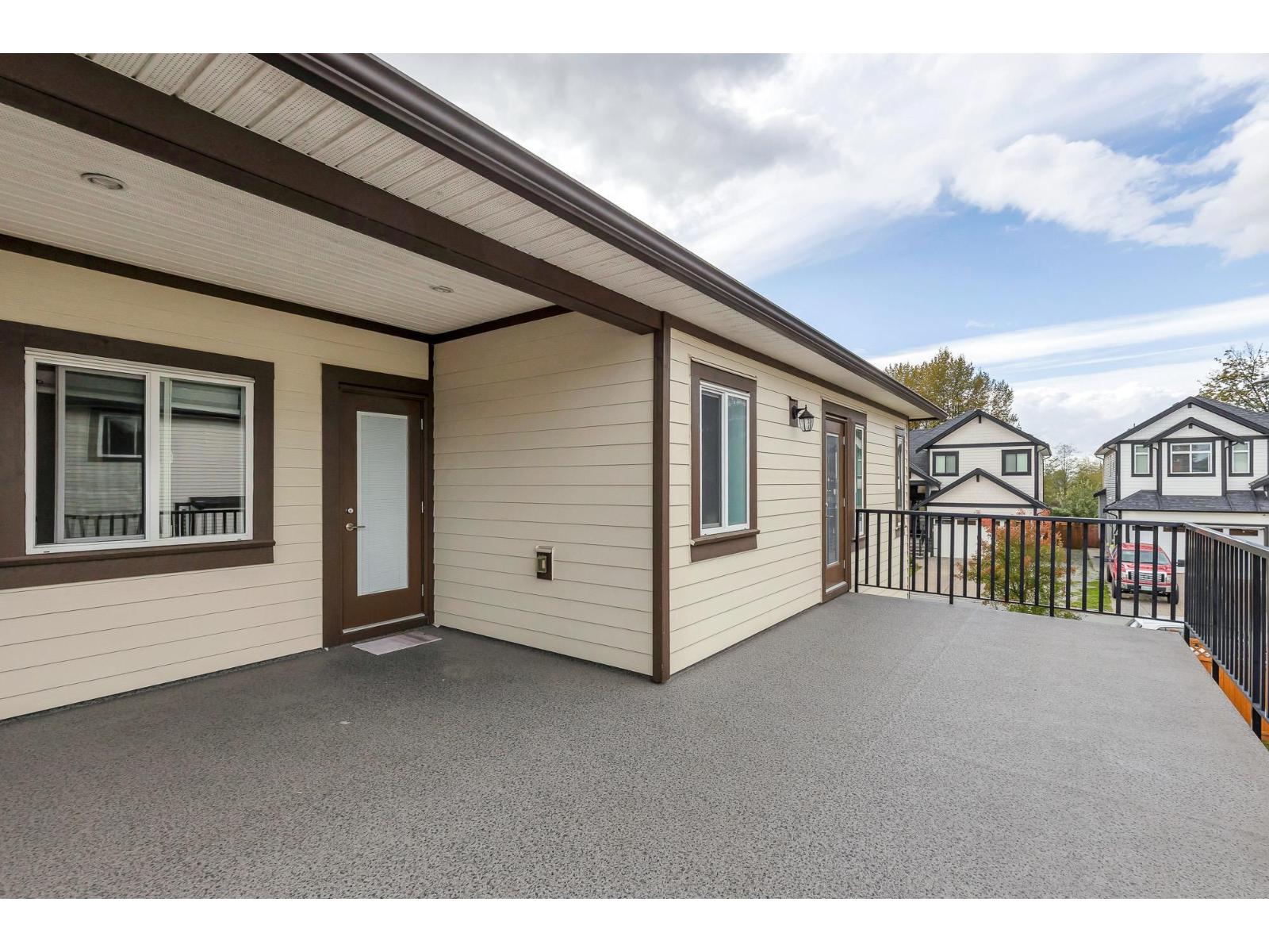 27625 Railcar Crescent Property Photo 27