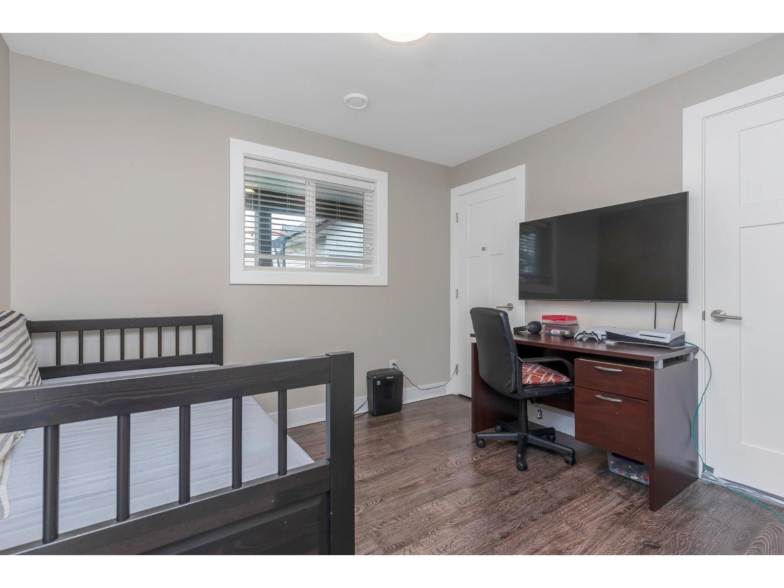 27625 Railcar Crescent Property Photo 32