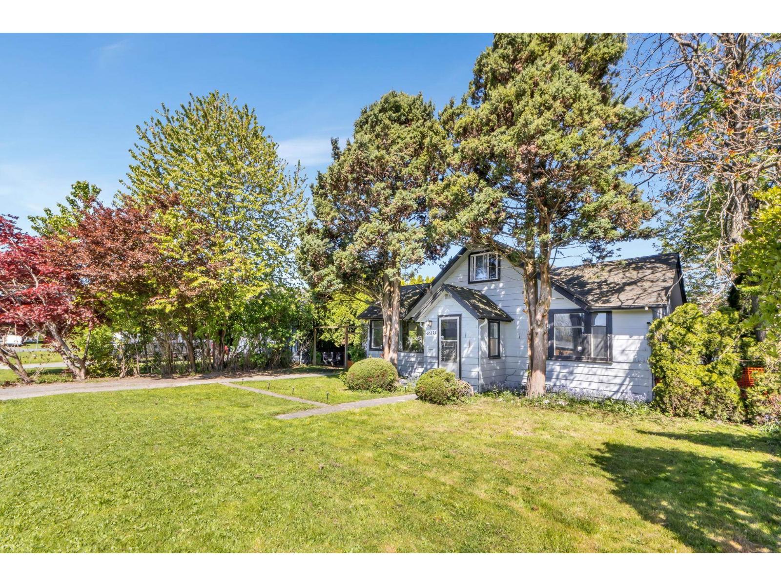 46133 Third Avenue Property Photo 2