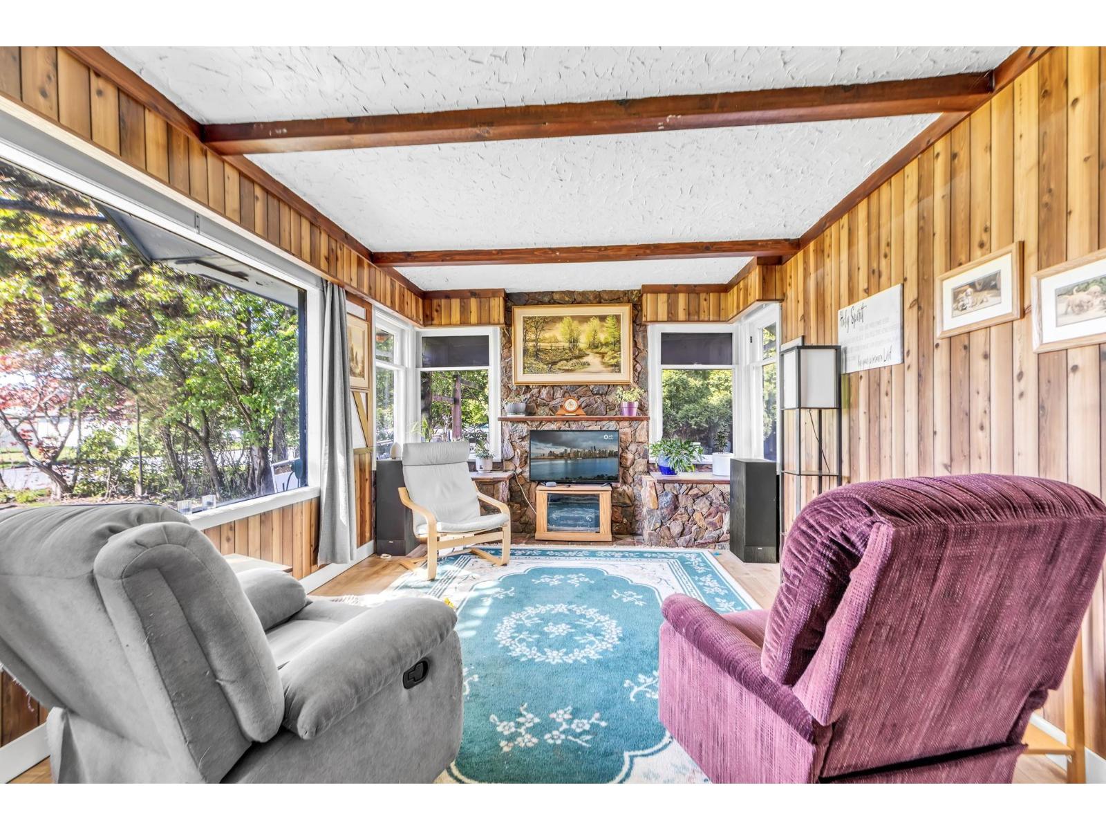 46133 Third Avenue Property Photo 4