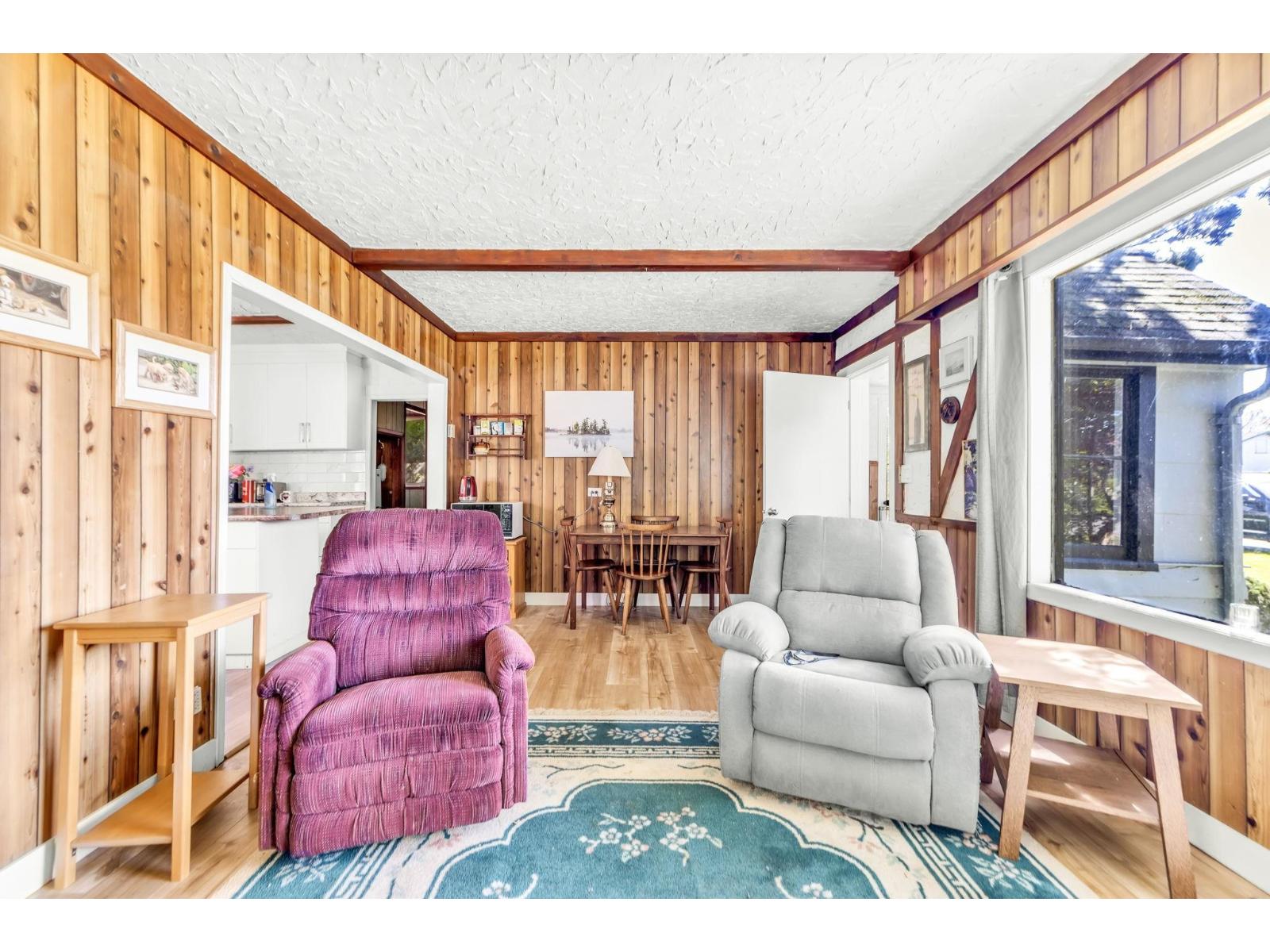 46133 Third Avenue Property Photo 5