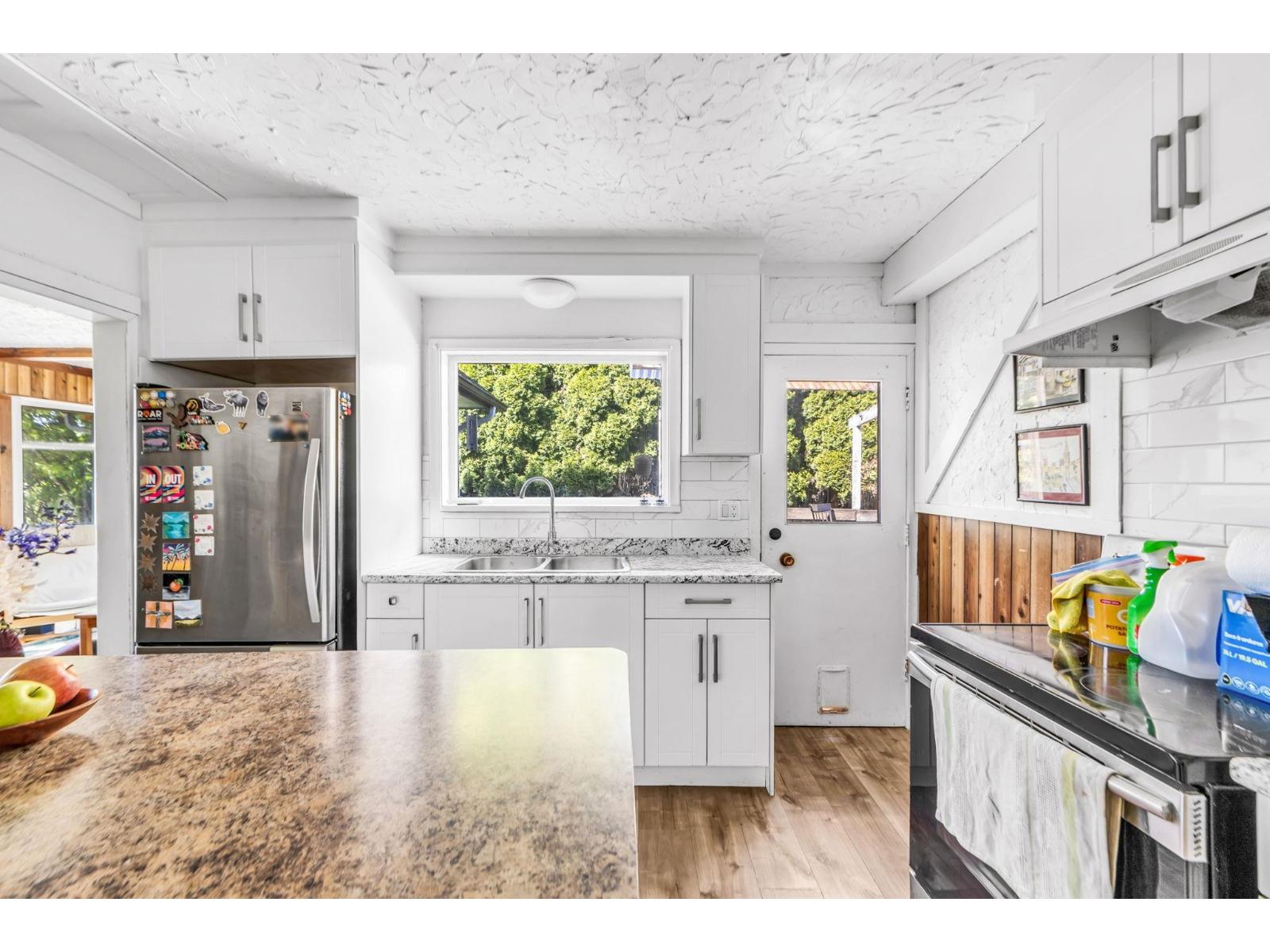 46133 Third Avenue Property Photo 7