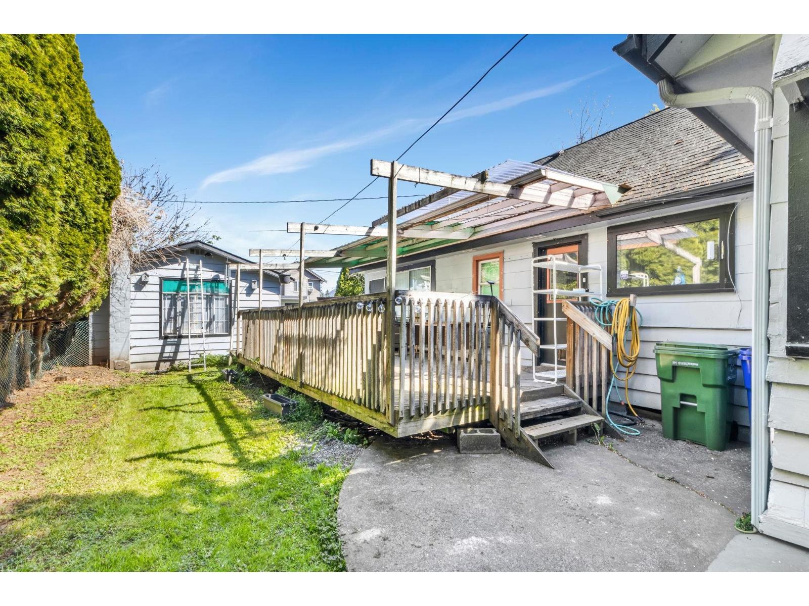 46133 Third Avenue Property Photo 14