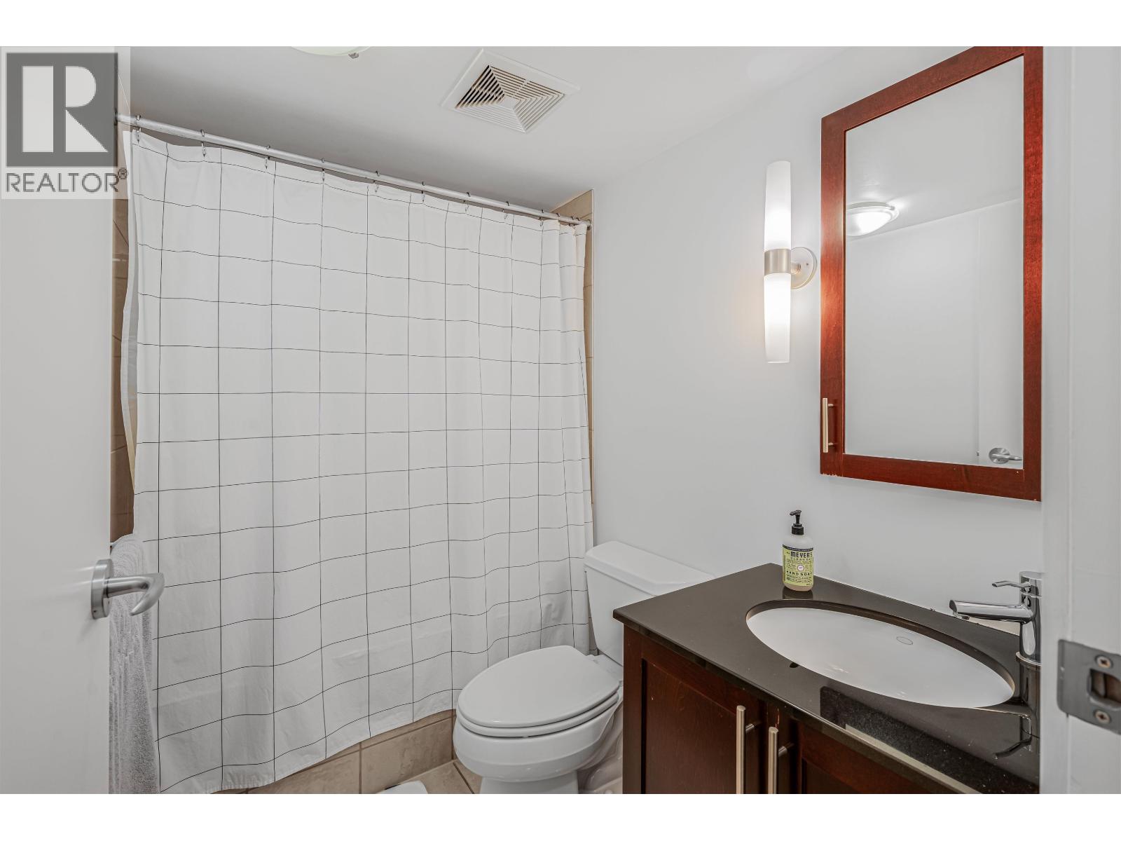 207 122 E 3rd Street Property Photo 14