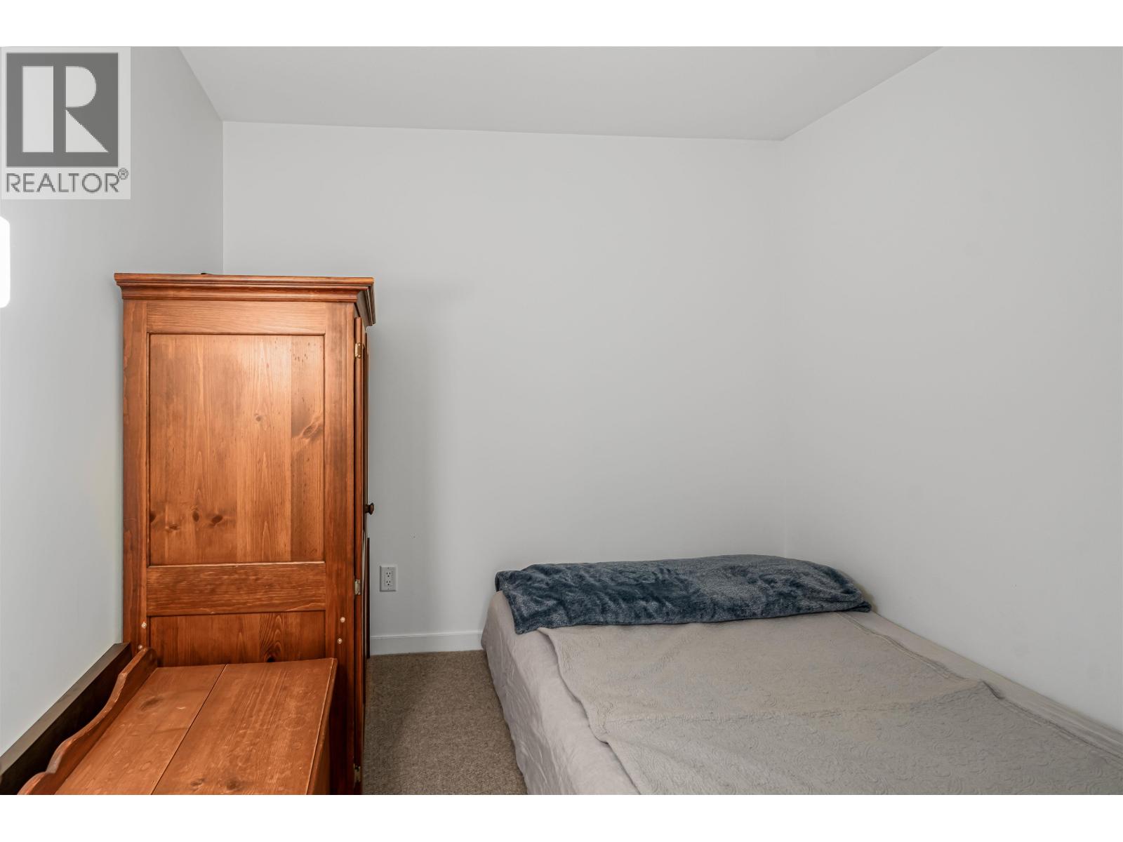 207 122 E 3rd Street Property Photo 15