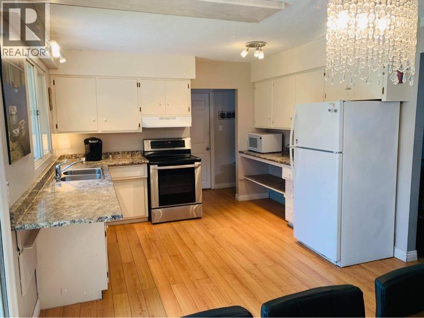 2158 Grandview Drive Property Photo 4