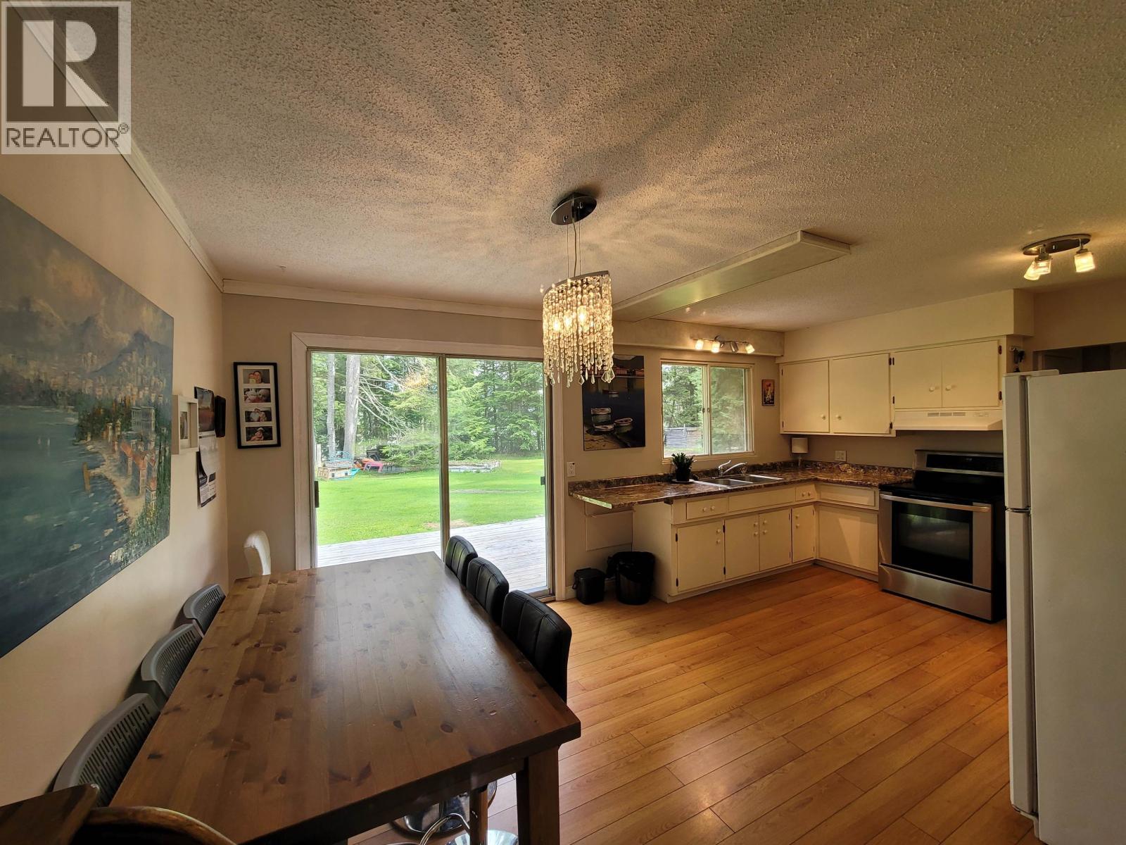 2158 Grandview Drive Property Photo 12