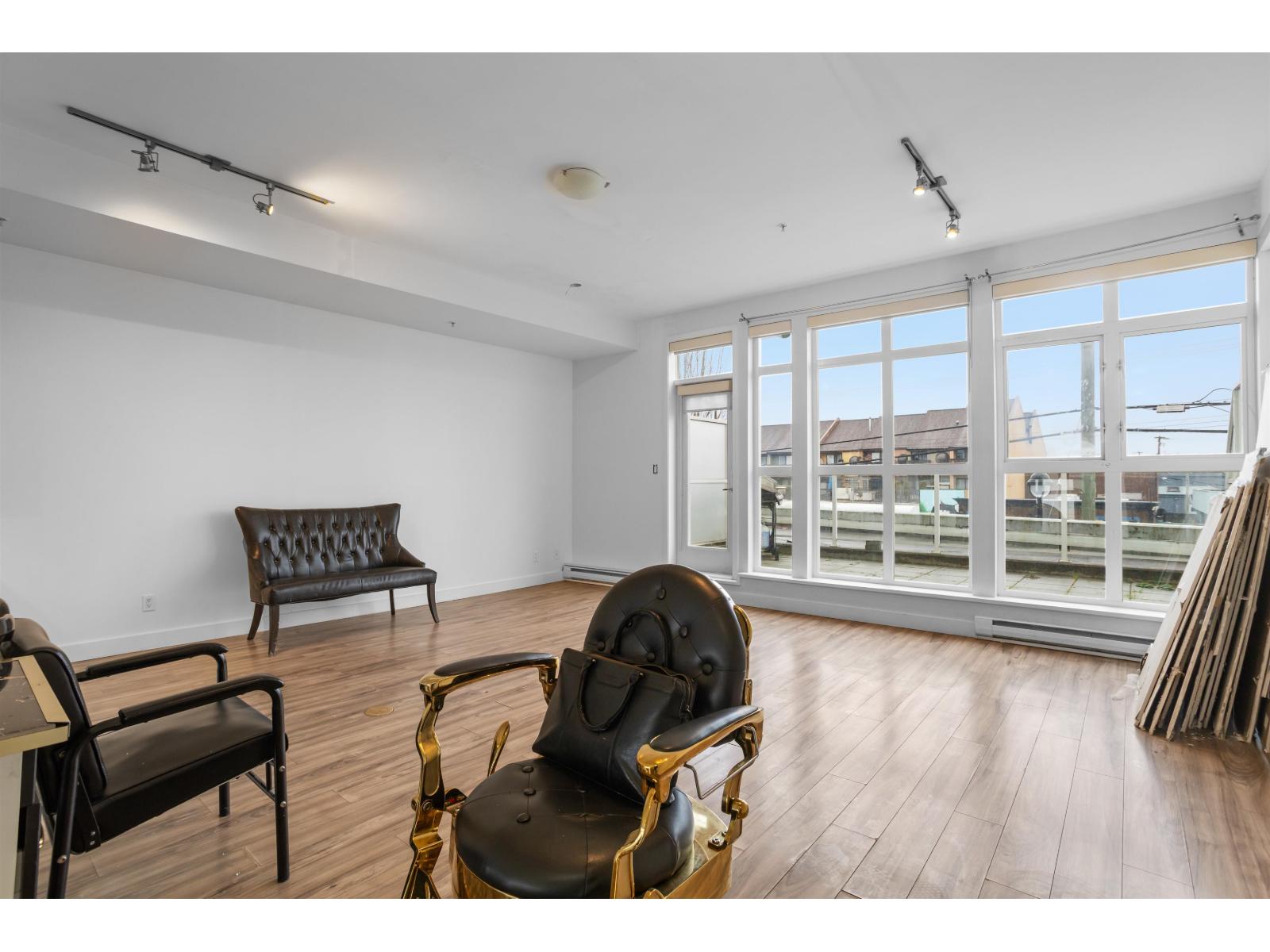 202 20238 Fraser Highway Property Photo 12