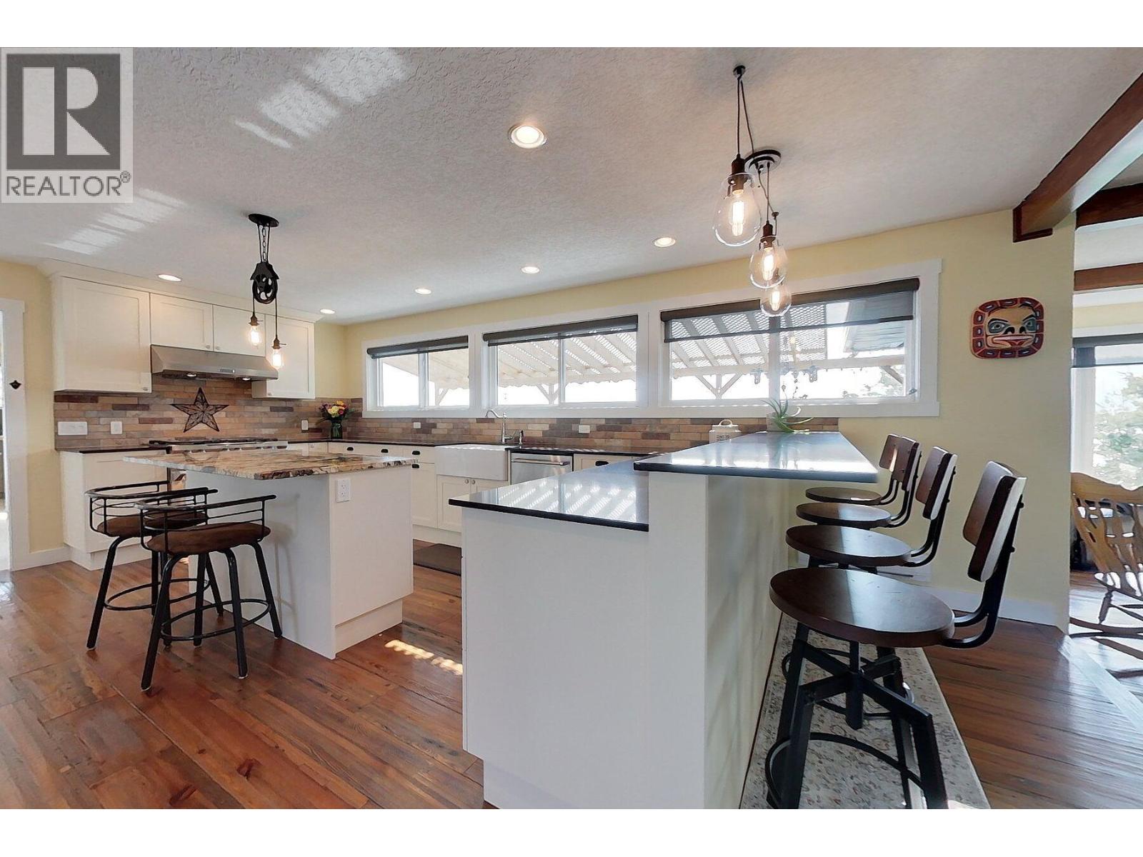 2631 Johnson Road Property Photo 9