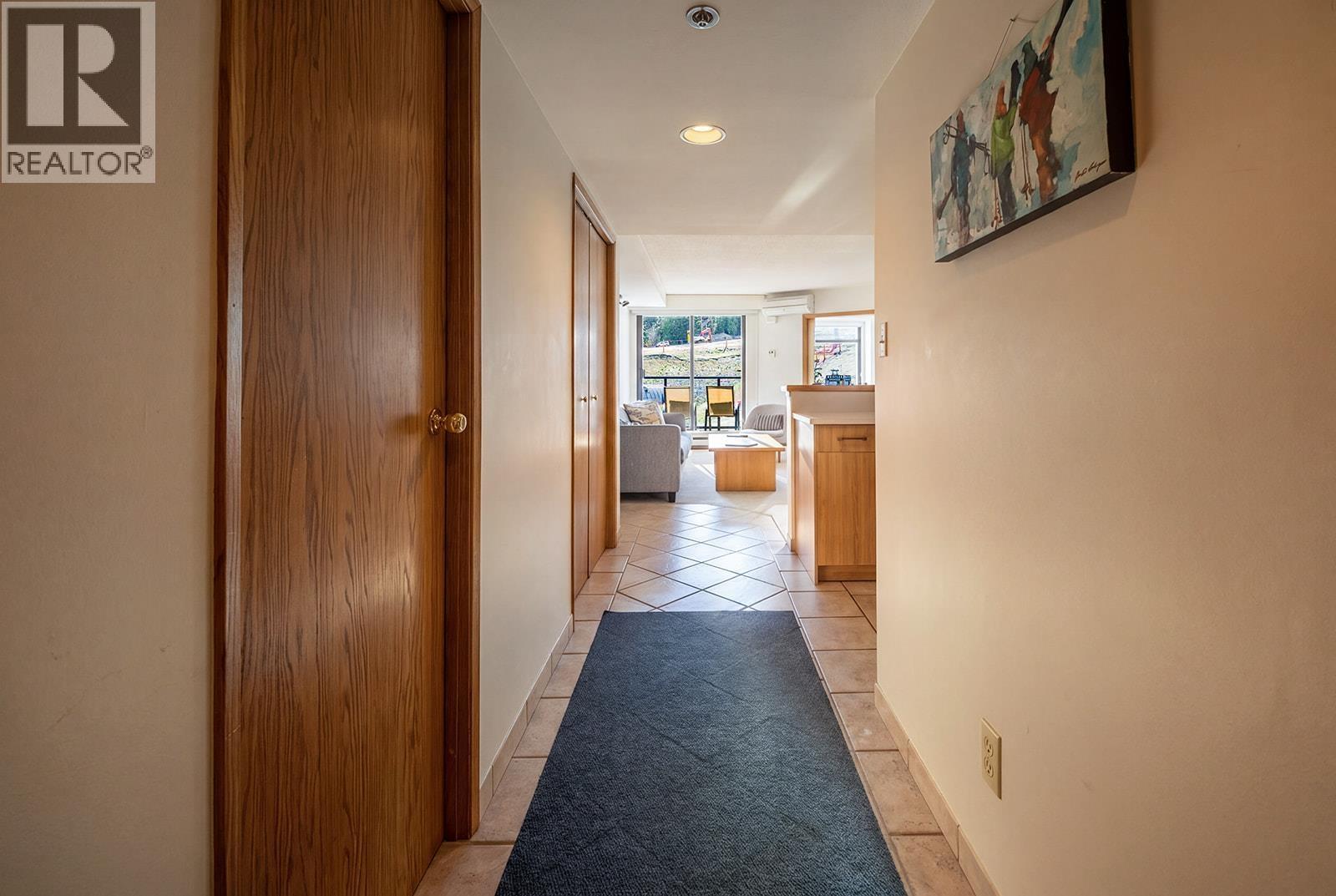 303 4280 Mountain Square Property Photo 4