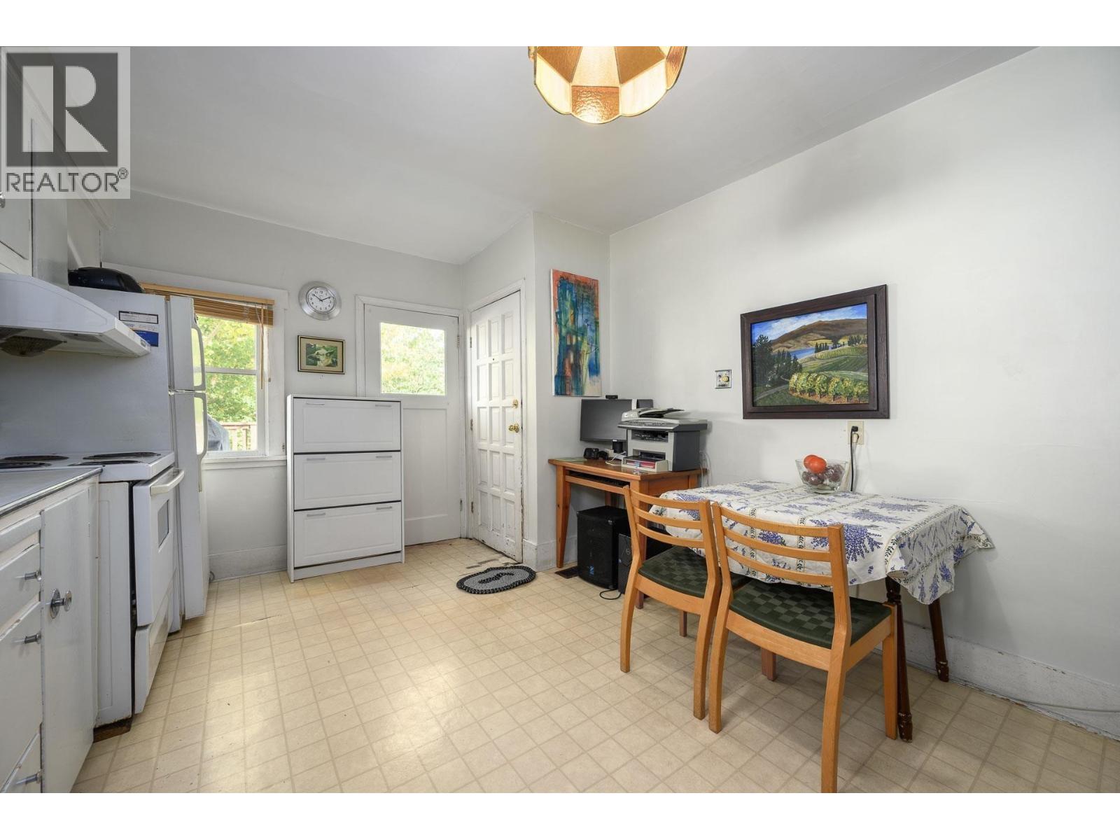 2633 Venables Street Property Photo 6