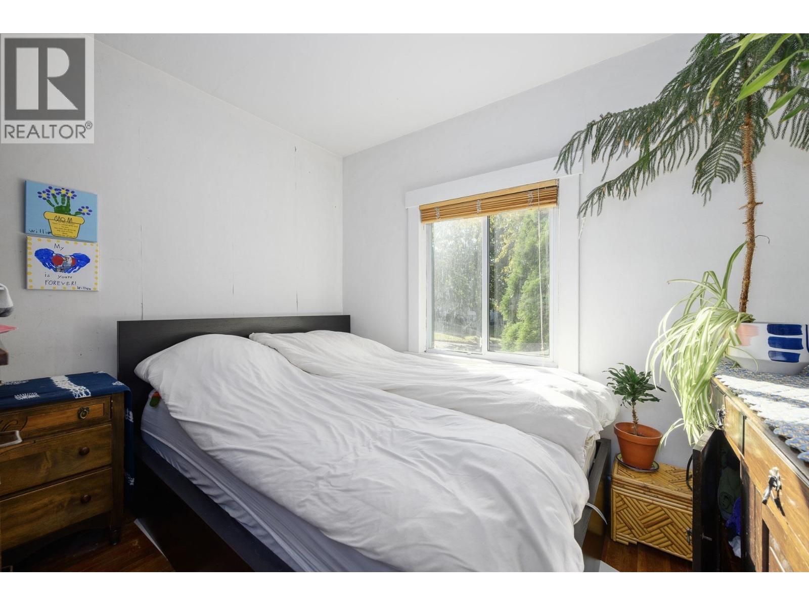 2633 Venables Street Property Photo 7
