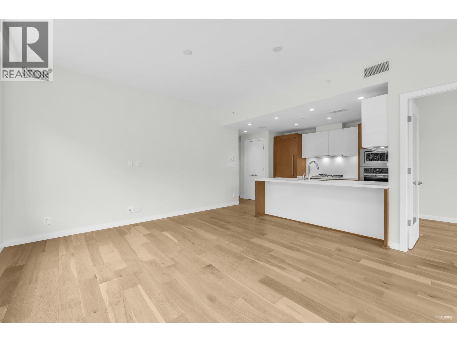 507 788 Arthur Erickson Place Property Photo 9