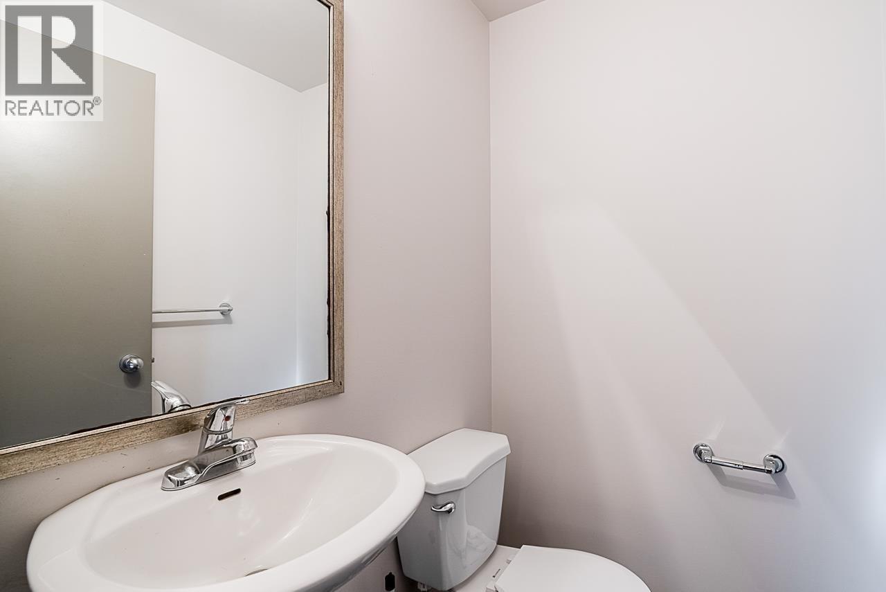 12 8088 Spires Gate Property Photo 3