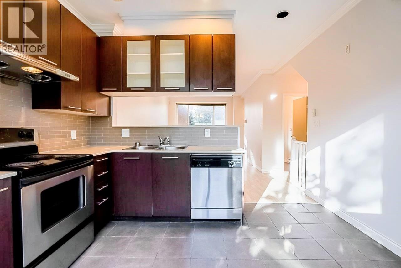 12 8088 Spires Gate Property Photo 5