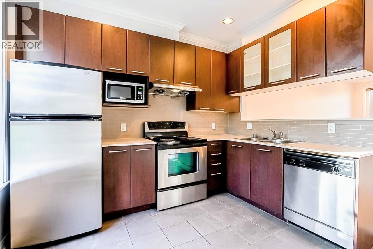 12 8088 Spires Gate Property Photo 6