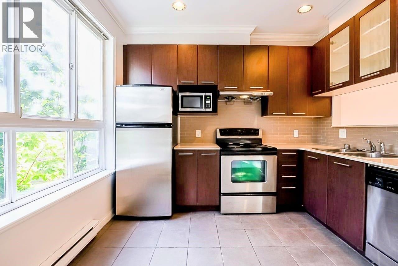12 8088 Spires Gate Property Photo 7