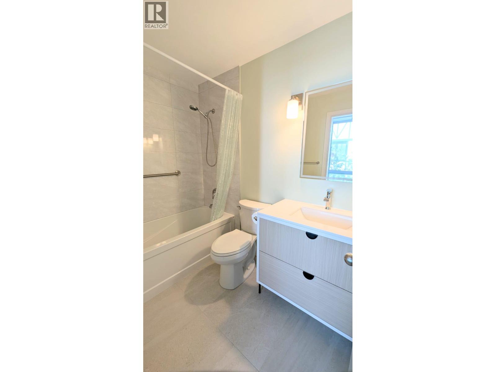 12 8088 Spires Gate Property Photo 9