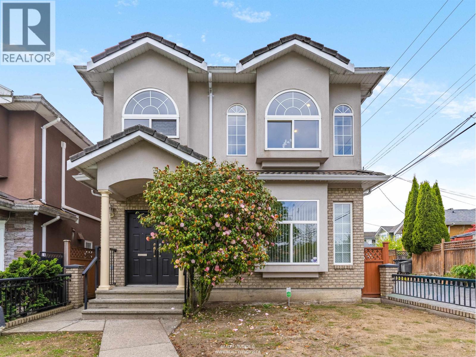 5323 Dumfries Street Property Photo 1