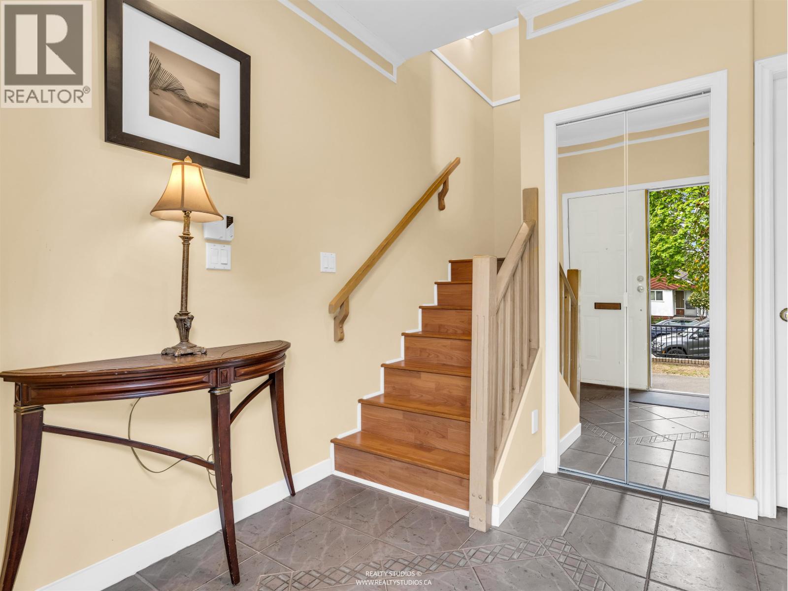5323 Dumfries Street Property Photo 2