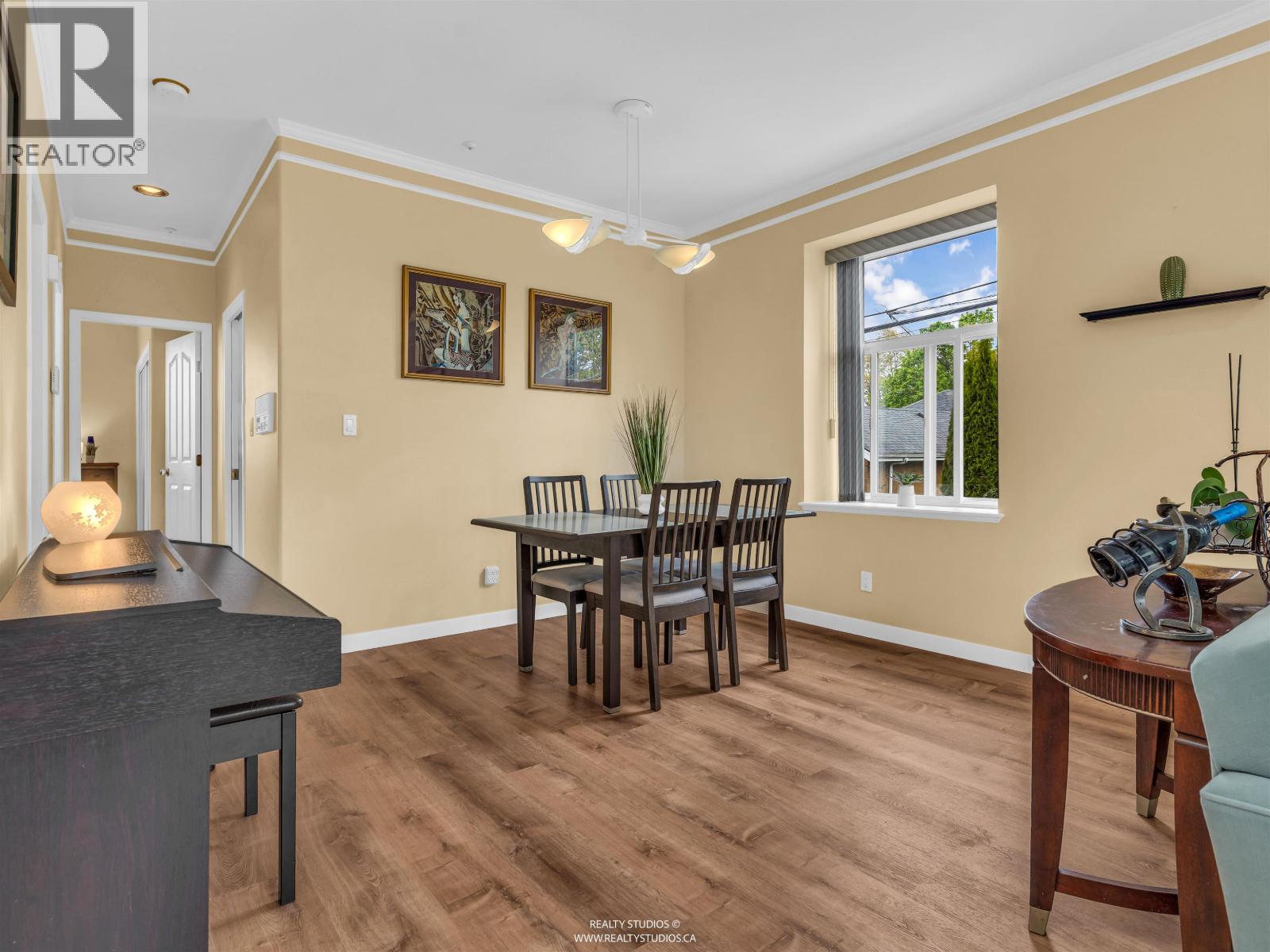 5323 Dumfries Street Property Photo 7